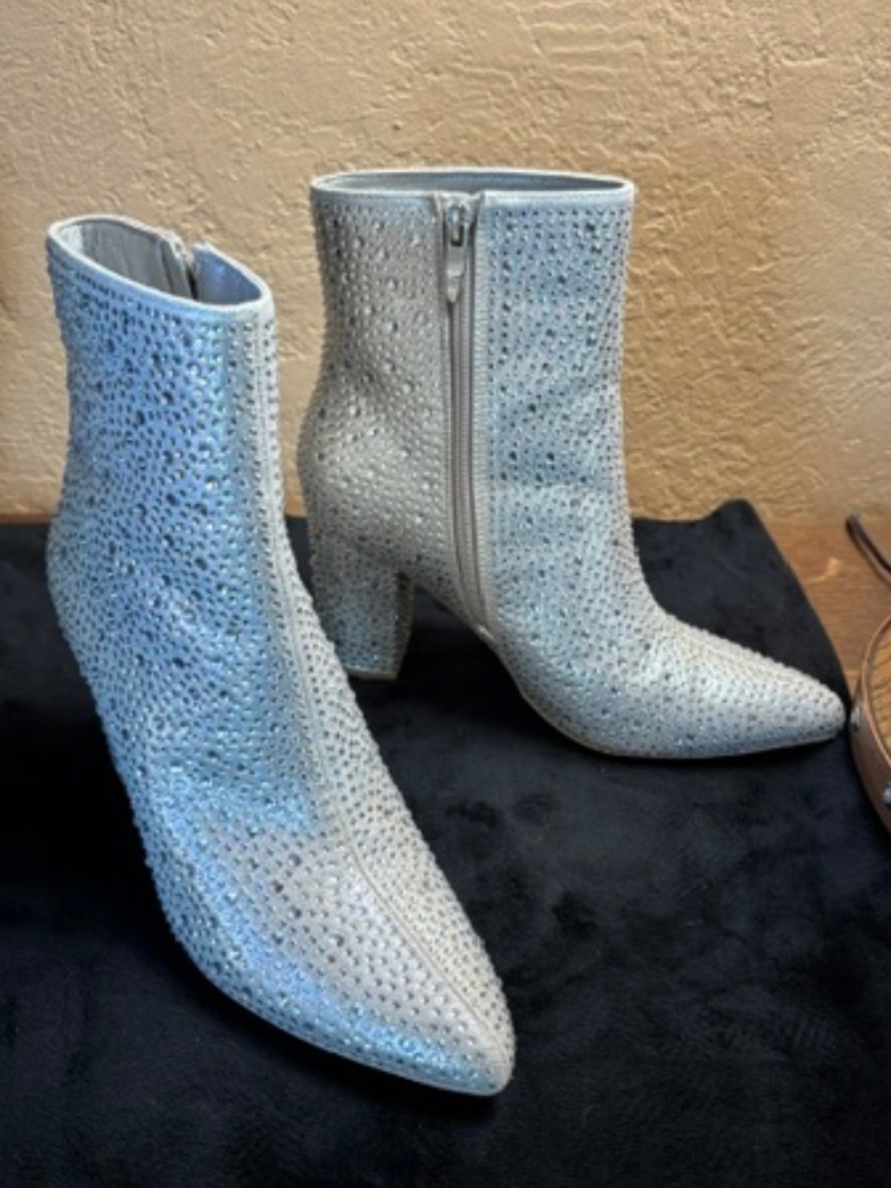 Forever (SUEDl)- Iceberg-12 Rhinestone boots SZ 6